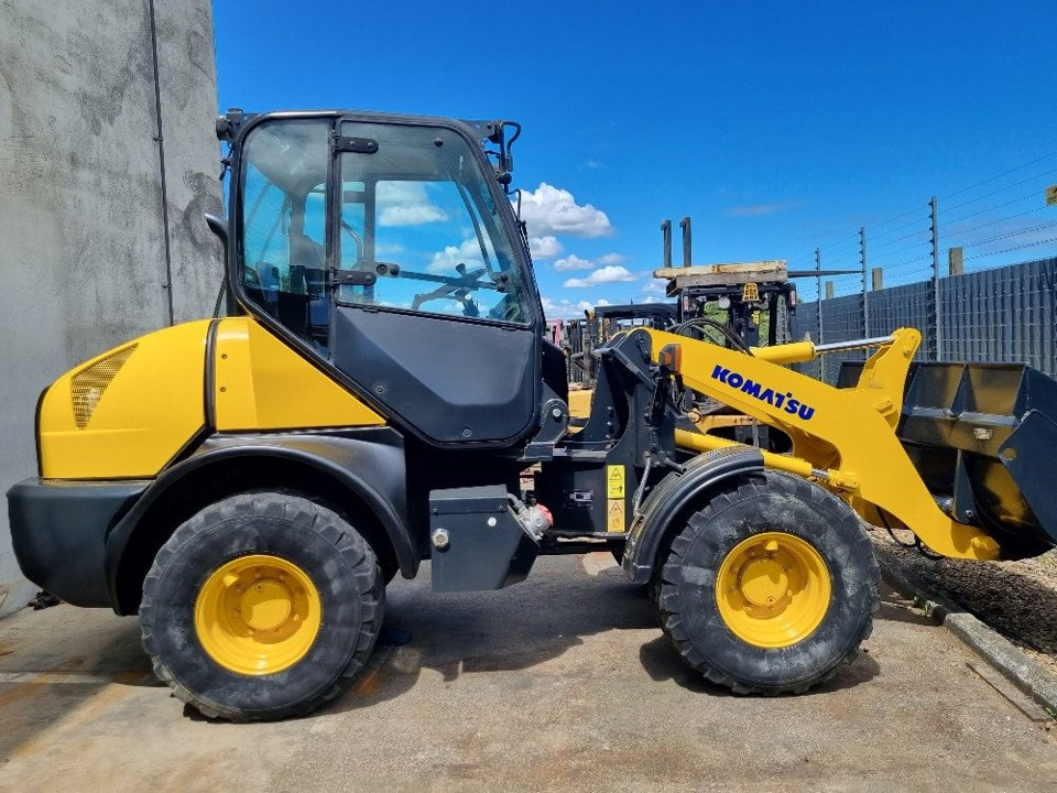 Komatsu WA80-6 Loader with Pallet Forks